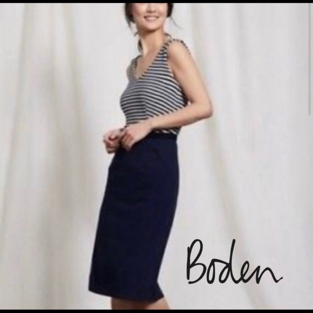 GUC Boden Ponte v-neck classic navy and white striped dress